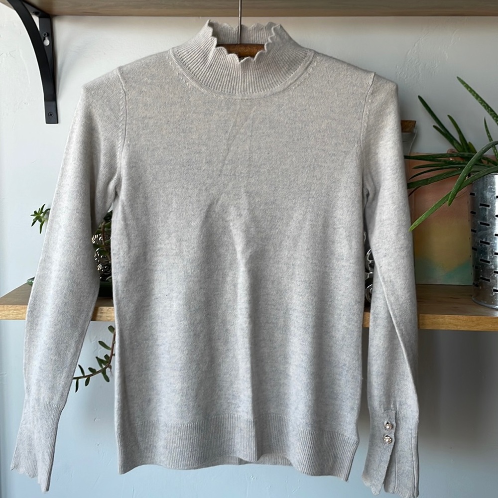Nanette Lepore Gray Cashmere Ruffled Mockneck Sweater with Pearl Buttons Sz XS